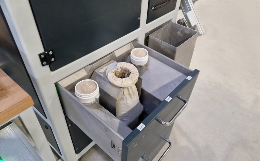 HF Chrysoprep MS Crusher Splitter — Scalable Automation for Sample Preparation